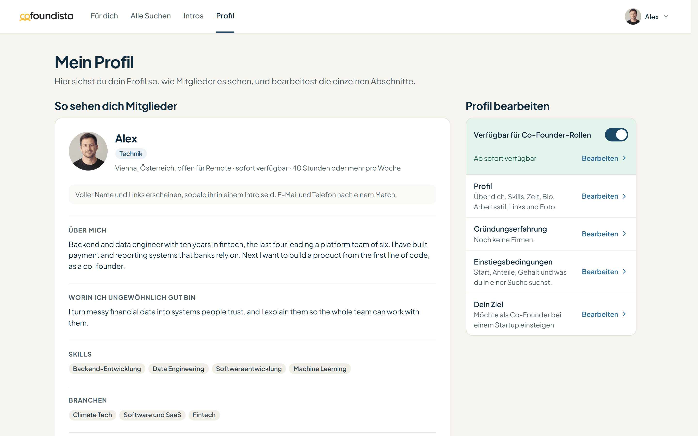 Alex' Profil, wie Mitglieder es sehen, daneben die Abschnitte zum Bearbeiten